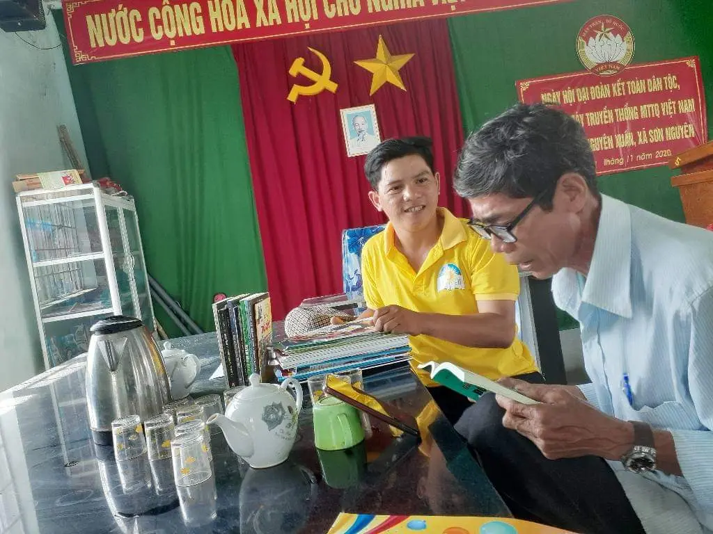 Đam Books tặng sách Nhà Văn hóa thôn Nguyên Xuân