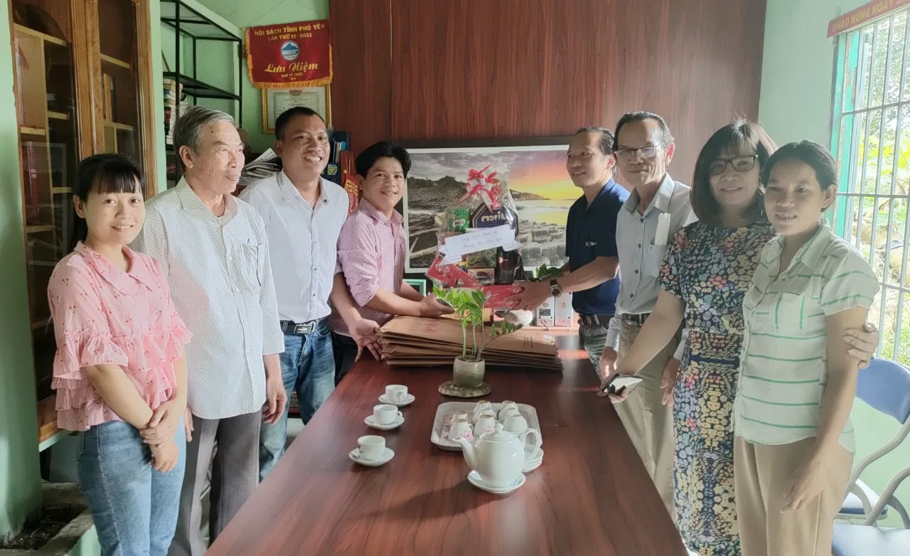 Lãnh đạo Nhà in Phú Yên đến thăm và làm việc với Đam Books Media
