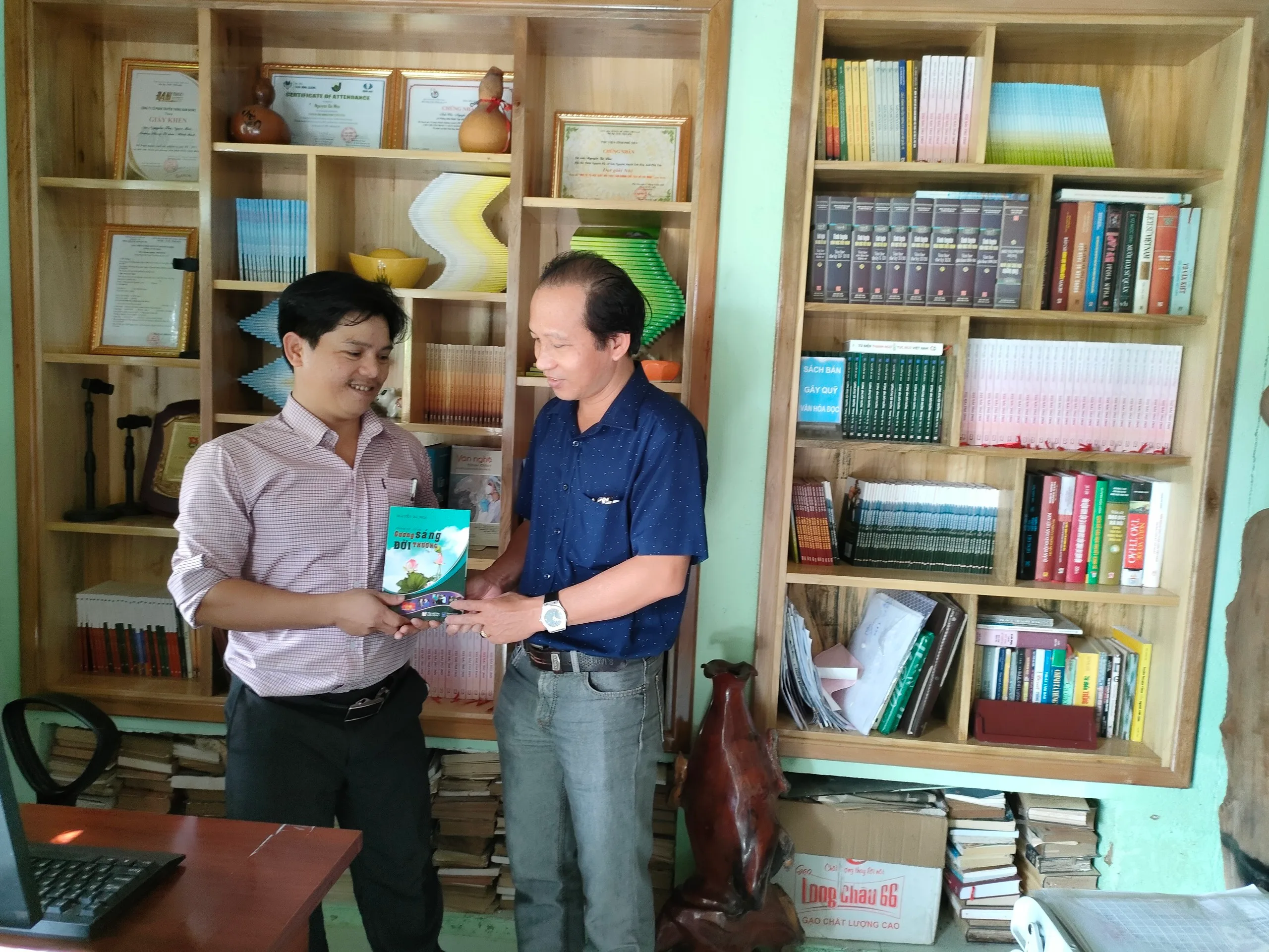 Lãnh đạo Nhà in Phú Yên đến thăm và làm việc với Đam Books Media
