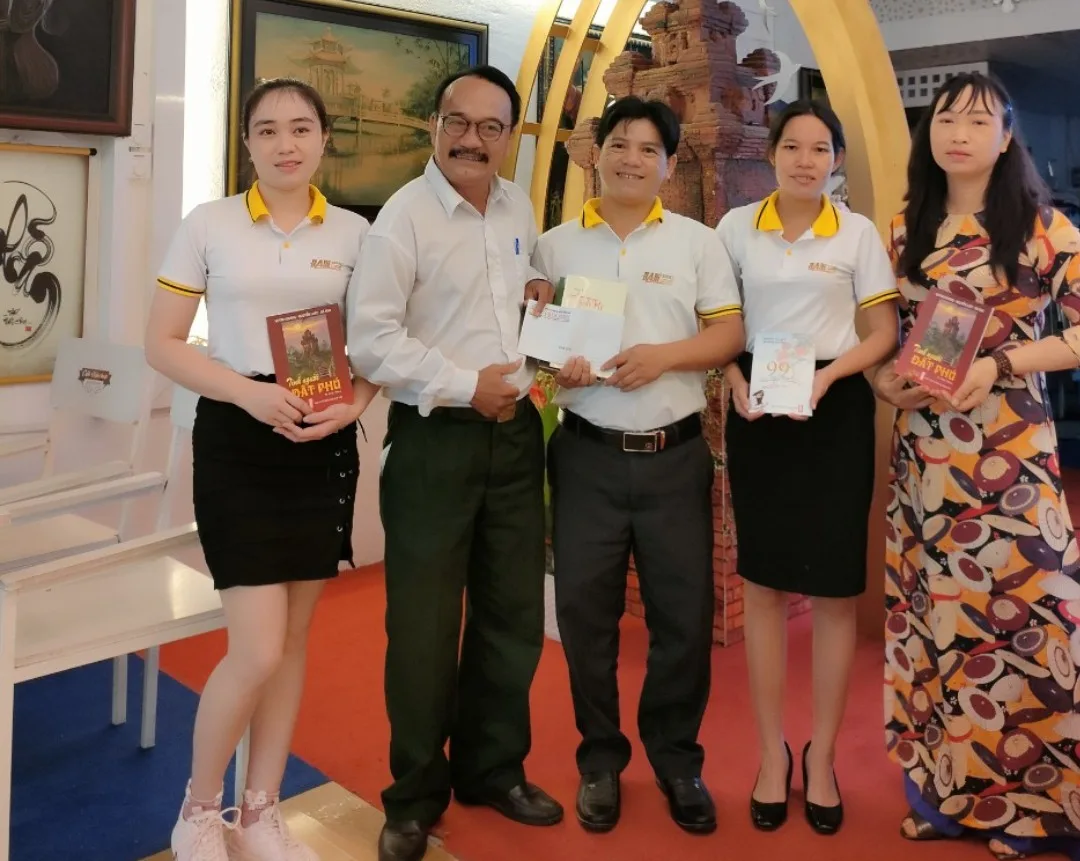 Đam Books ra mắt 06 đầu sách tại Cà phê Diệp Xang – Tuy Hòa