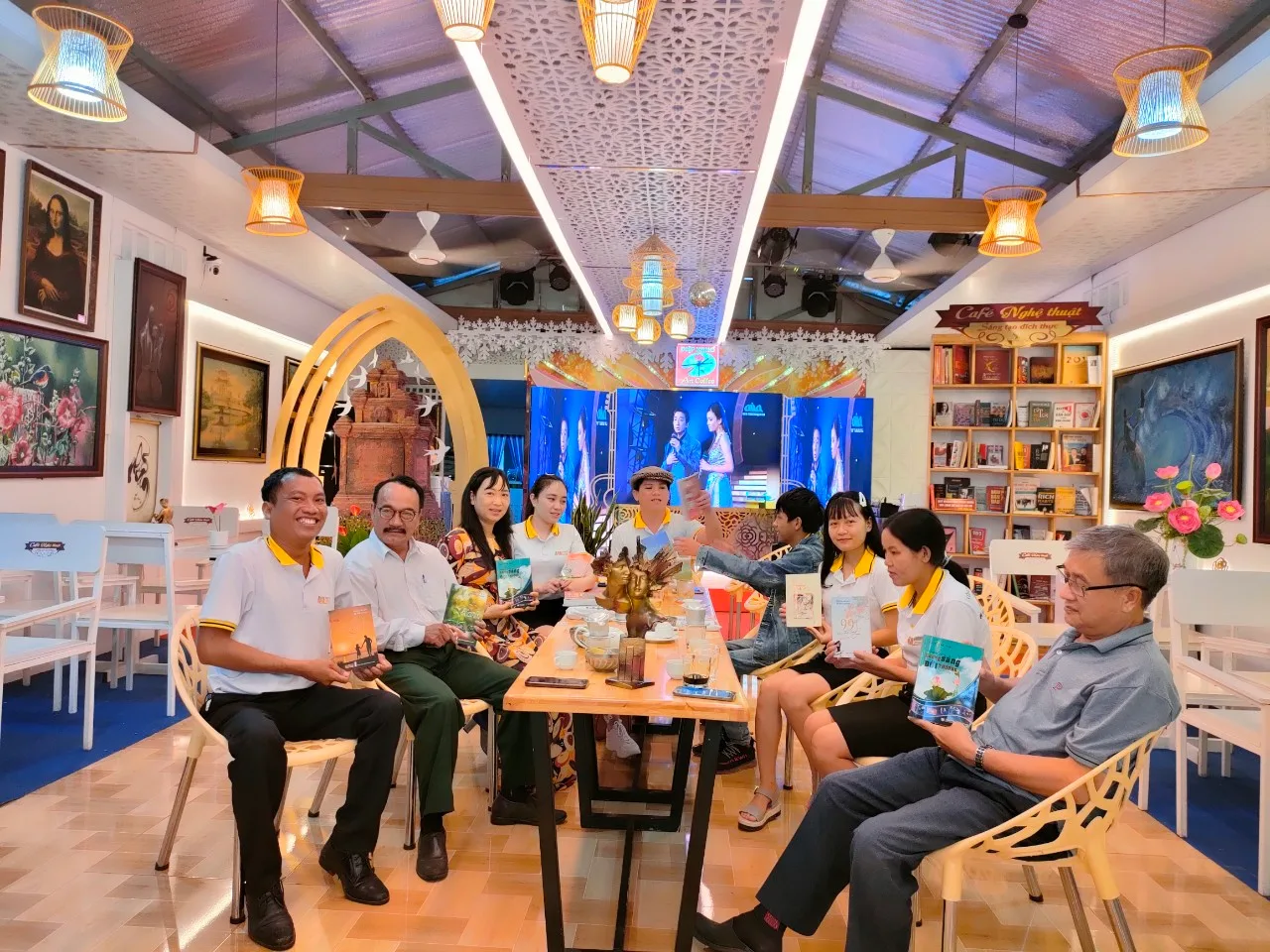 Đam Books ra mắt 06 đầu sách tại Cà phê Diệp Xang – Tuy Hòa