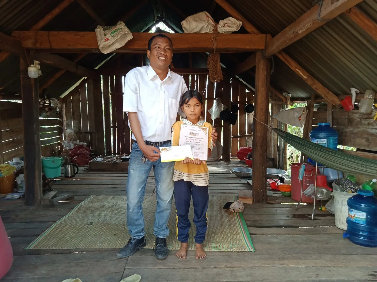 Trao “Học Bổng Miền yêu thương” tại xã Cà Lúi
