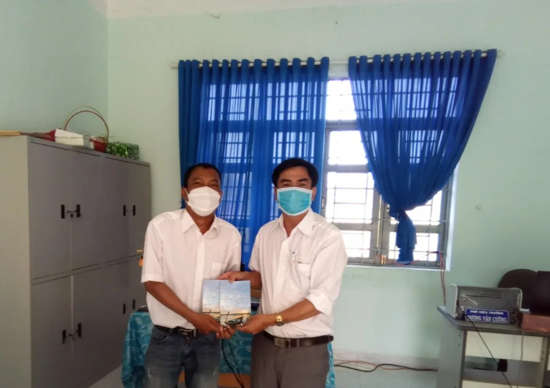 Trao “Học Bổng Miền yêu thương” tại xã Cà Lúi