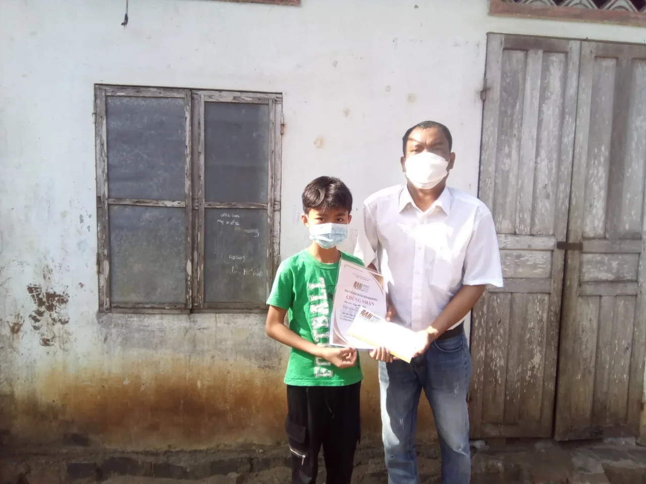 Trao “Học Bổng Miền yêu thương” tại xã Cà Lúi
