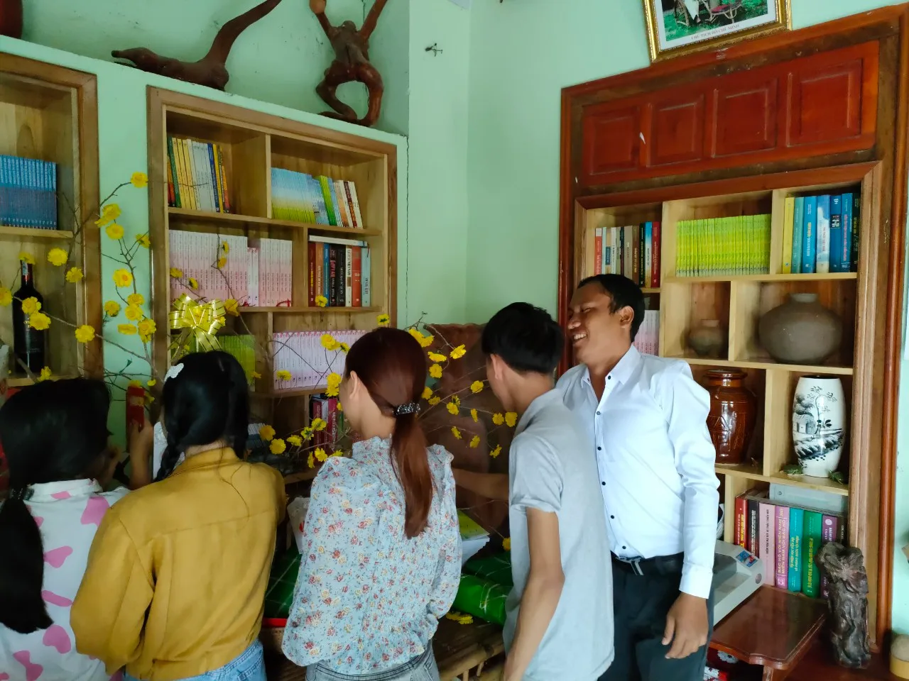 Người Đam  Books phấn khởi “Hái lộc đầu xuân”