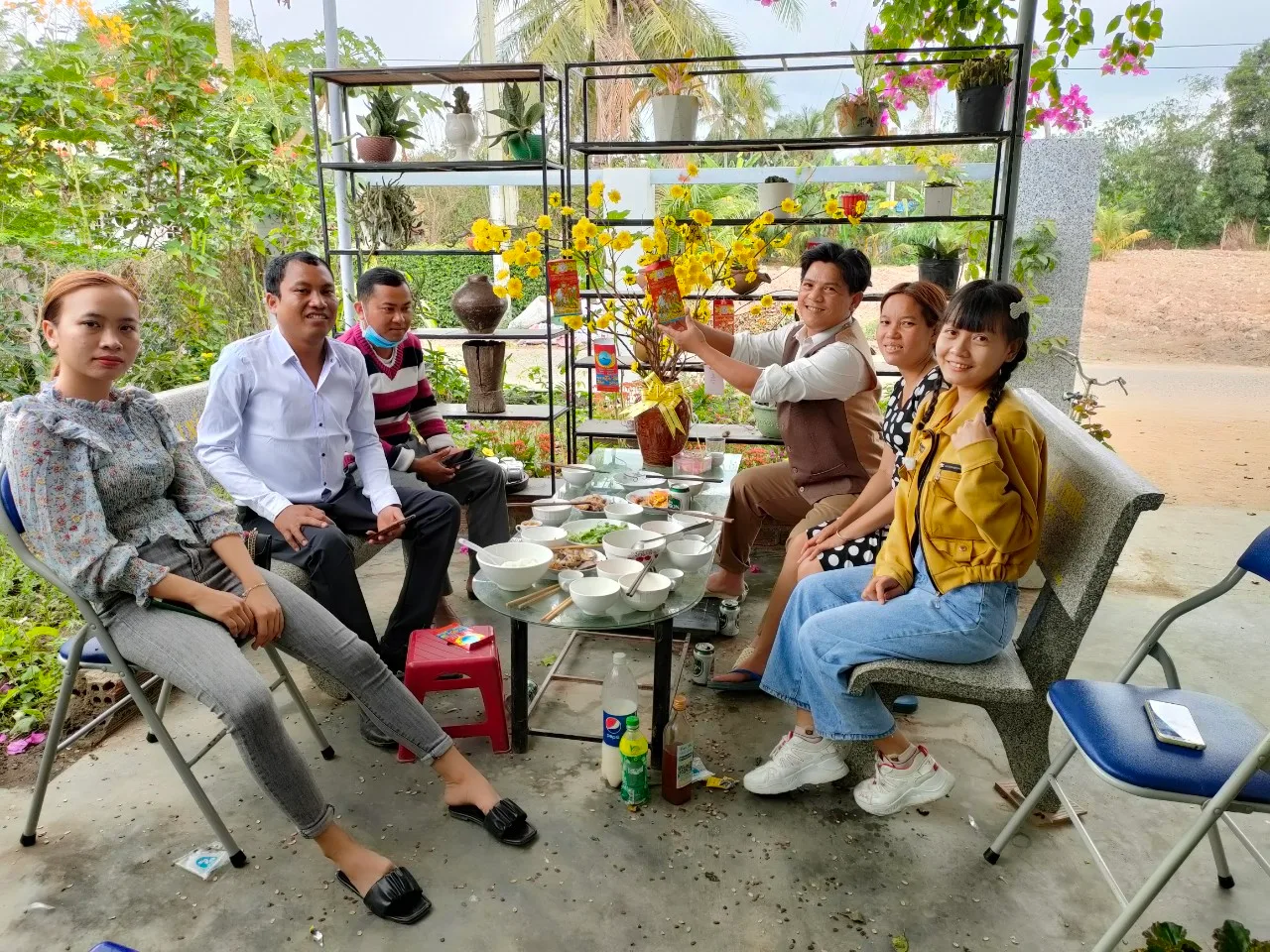 Người Đam  Books phấn khởi “Hái lộc đầu xuân”