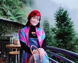 Chùm thơ “Những cánh thơ bay”- Cỏ Ba Lá (Huế)
