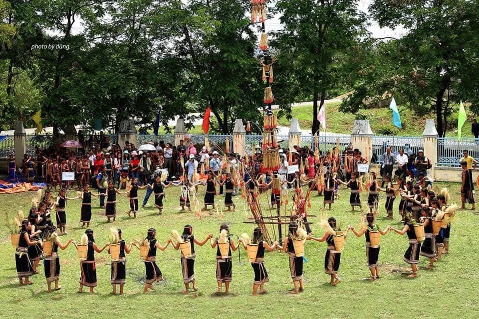 Chùm thơ Cao nguyên Kon Tum – Lệ Thủy