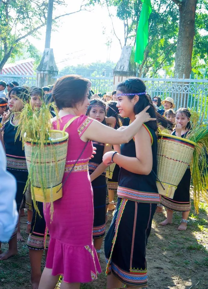 Chùm thơ Cao nguyên Kon Tum – Lệ Thủy