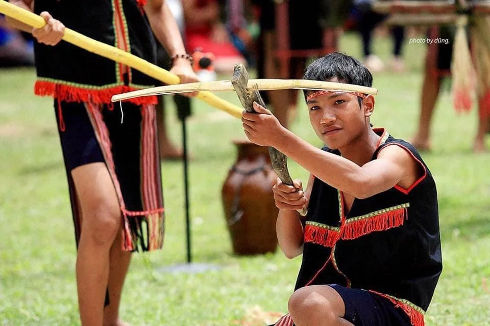 Chùm thơ Cao nguyên Kon Tum – Lệ Thủy