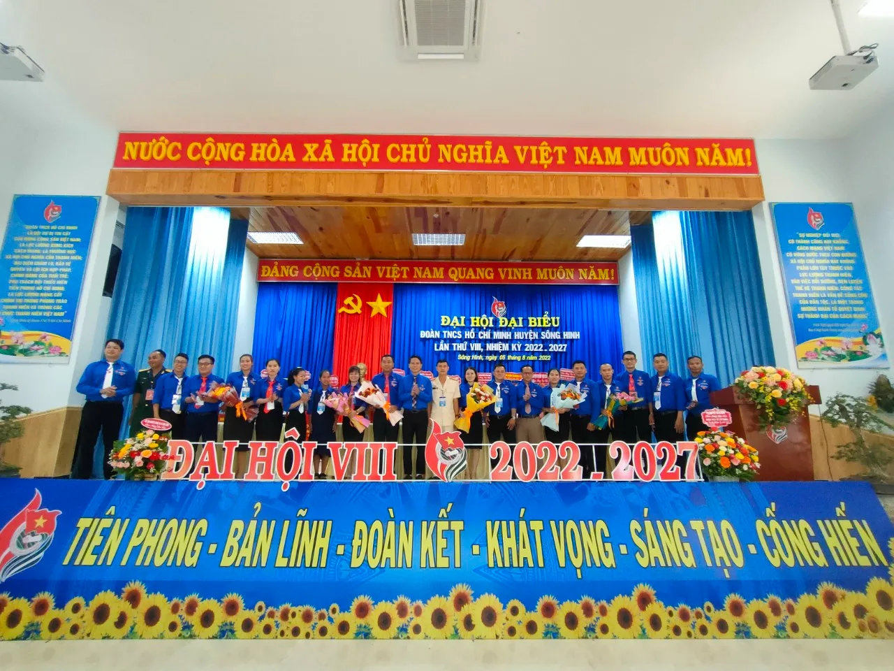 Quầy sách “Lan tỏa tri thức trẻ” chào mừng Đại hội Đoàn huyện Sông Hinh