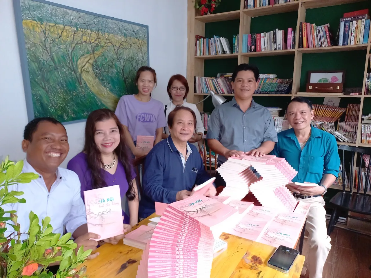 Linh Thảo: “Hà Nội – Trái tim hồng” – tấm lòng thi hữu
