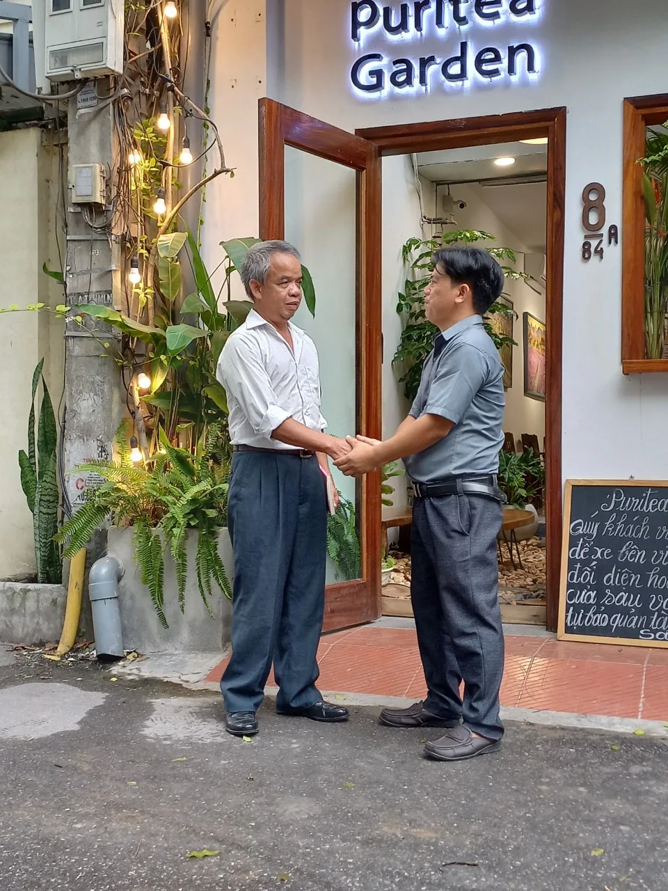 Ra mắt tập thơ “Hà Nội trái tim hồng” tại Thủ đô