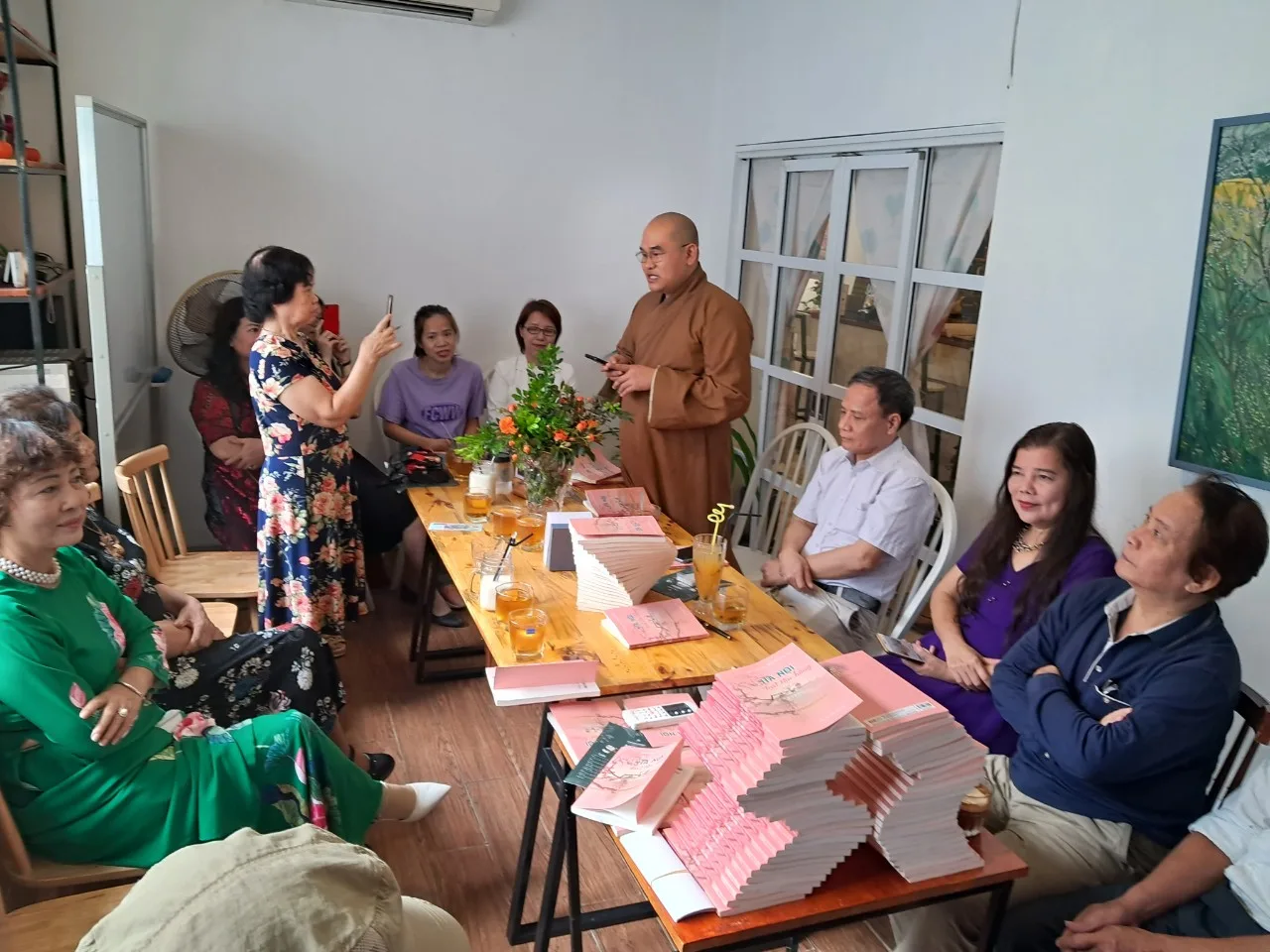 Linh Thảo: “Hà Nội – Trái tim hồng” – tấm lòng thi hữu