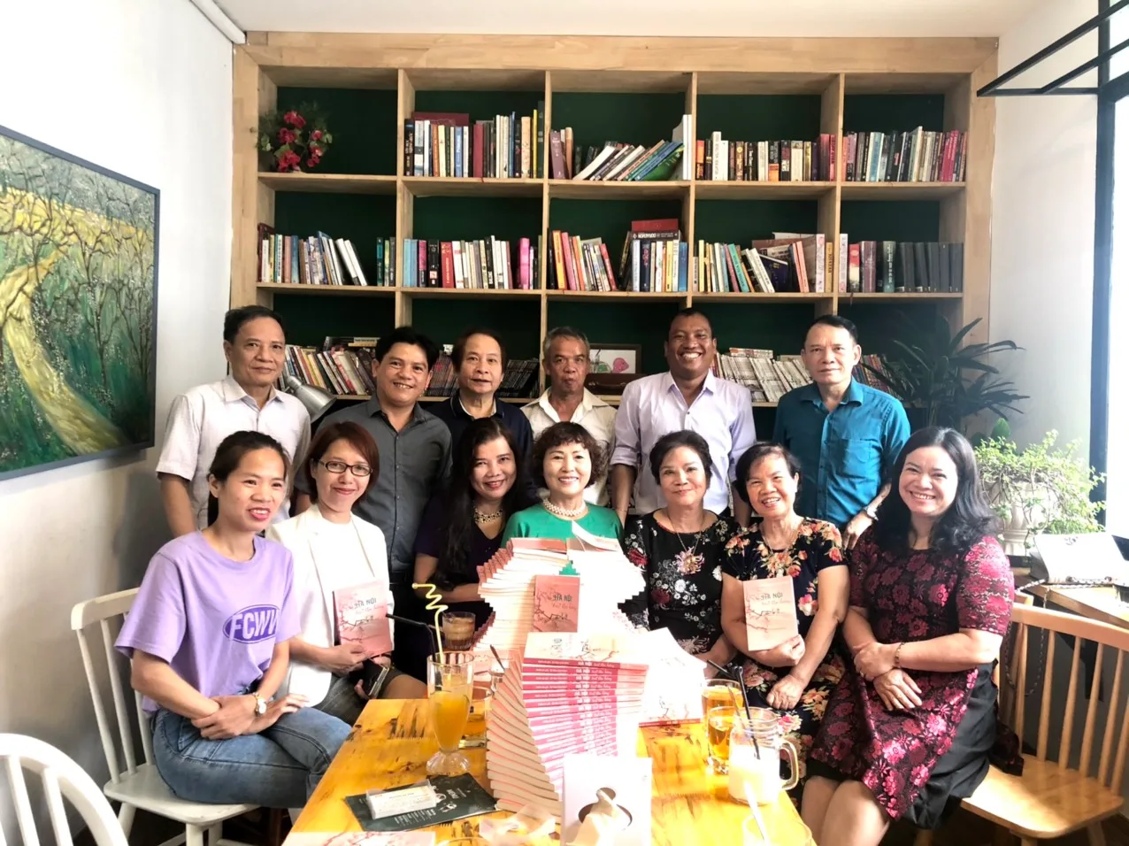 Ra mắt tập thơ “Hà Nội trái tim hồng” tại Thủ đô