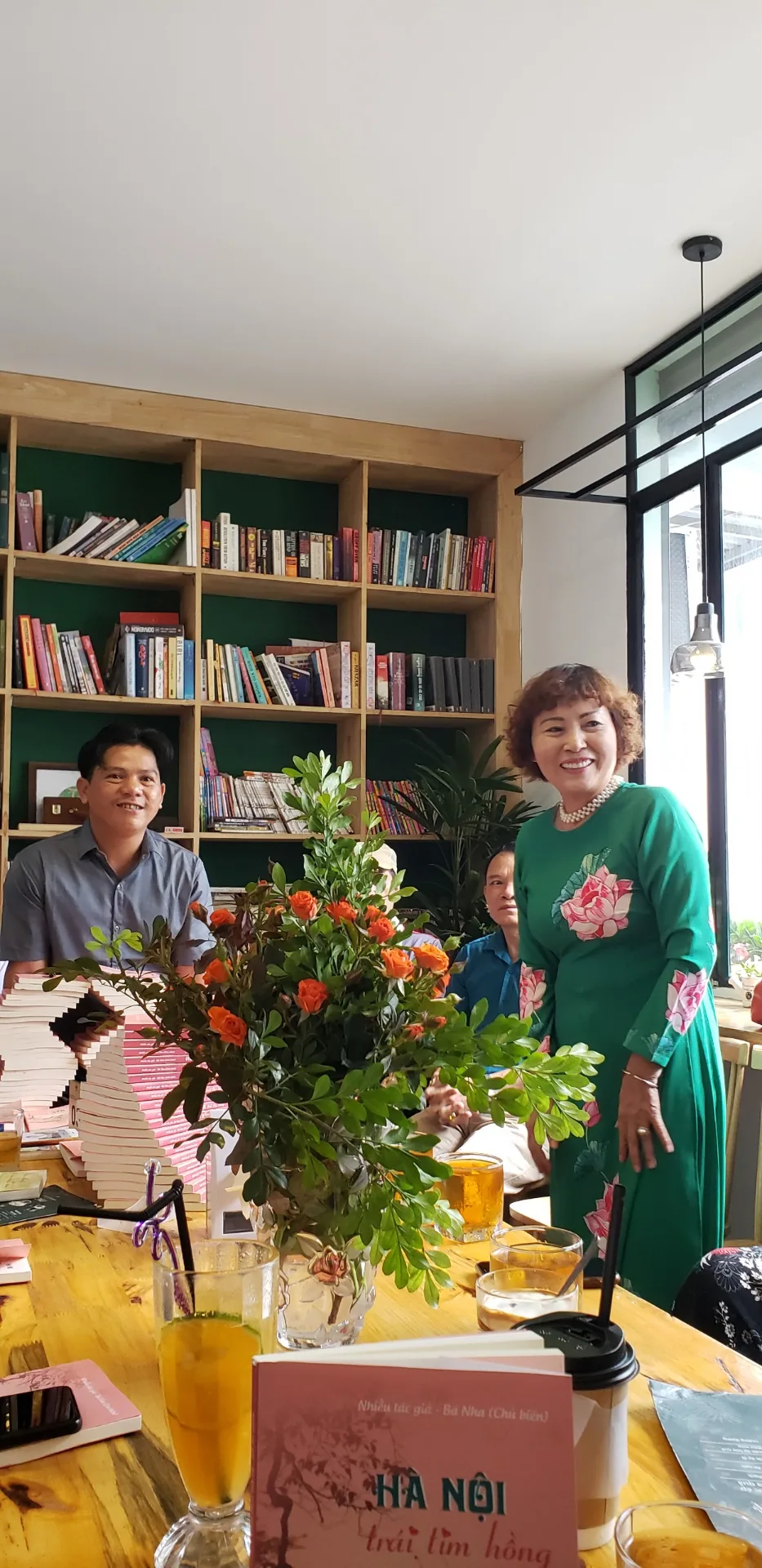 Ra mắt tập thơ “Hà Nội trái tim hồng” tại Thủ đô