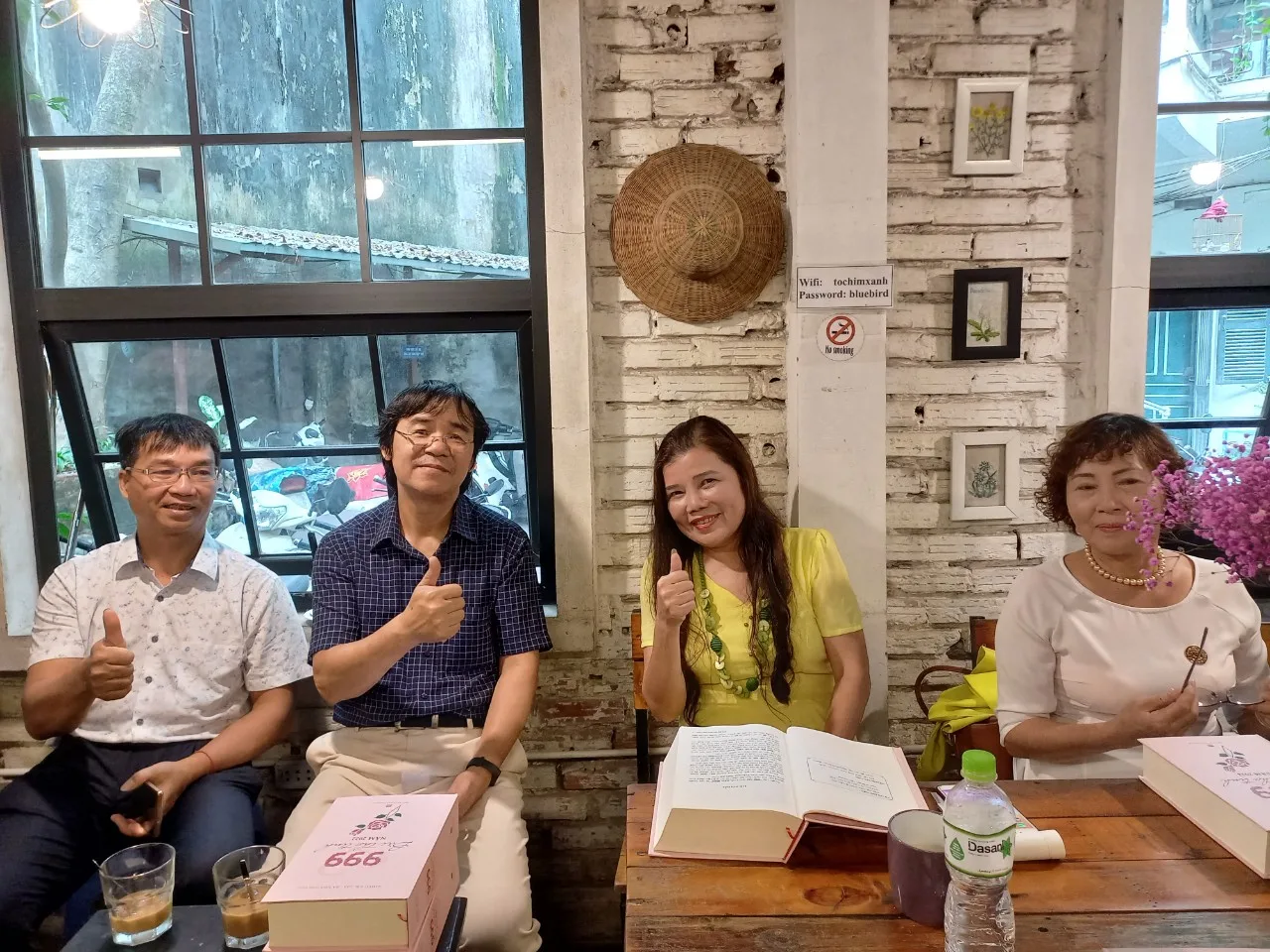 “999 bài thơ tình” ra mắt mừng Ngày Phụ nữ Việt Nam 20/10