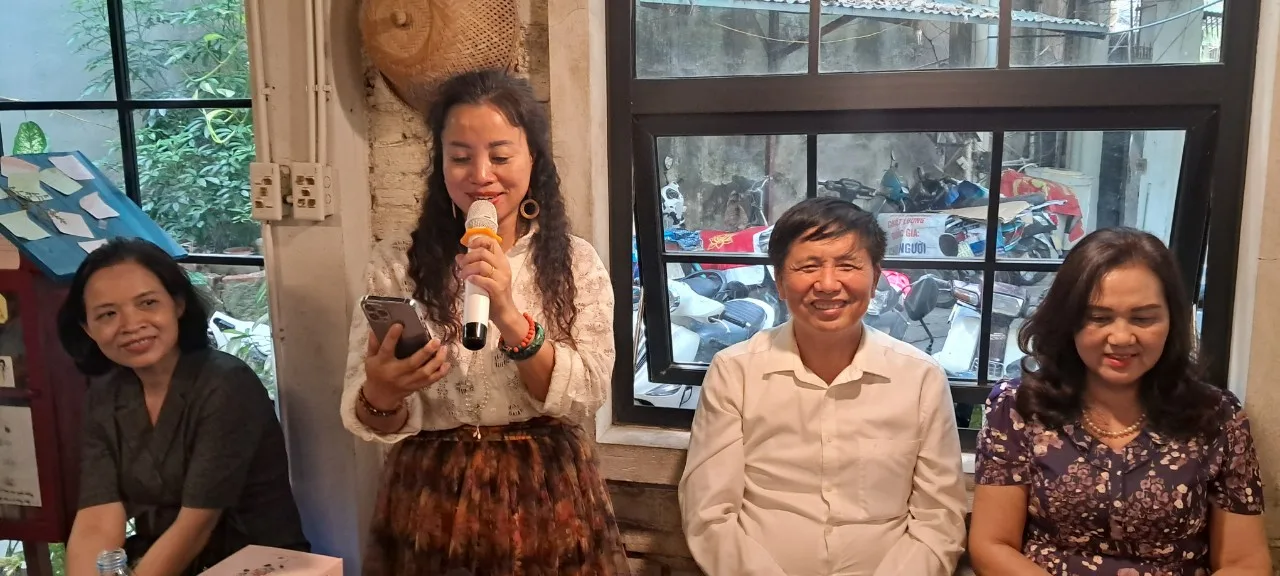 “999 bài thơ tình” ra mắt mừng Ngày Phụ nữ Việt Nam 20/10