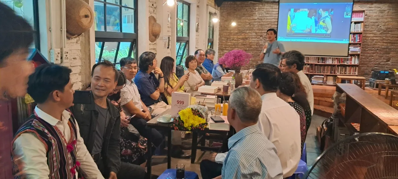 “999 bài thơ tình” ra mắt mừng Ngày Phụ nữ Việt Nam 20/10
