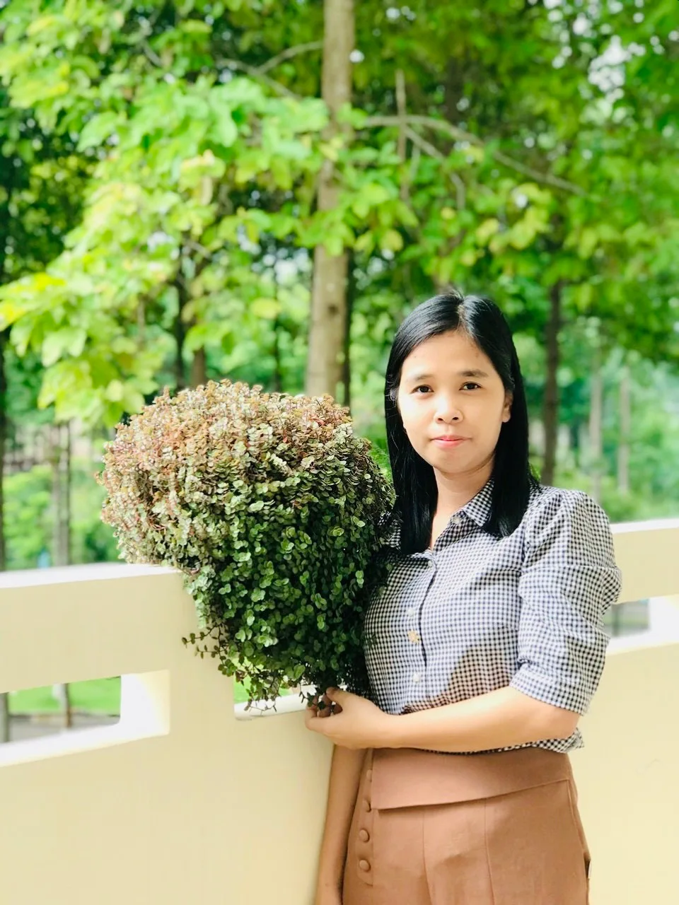 Sống trọn yêu thương – Tác giả Nguyễn Thắm