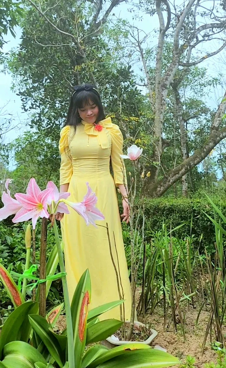 Cỏ Ba Lá và những trang hay thơ về “mẹ”
