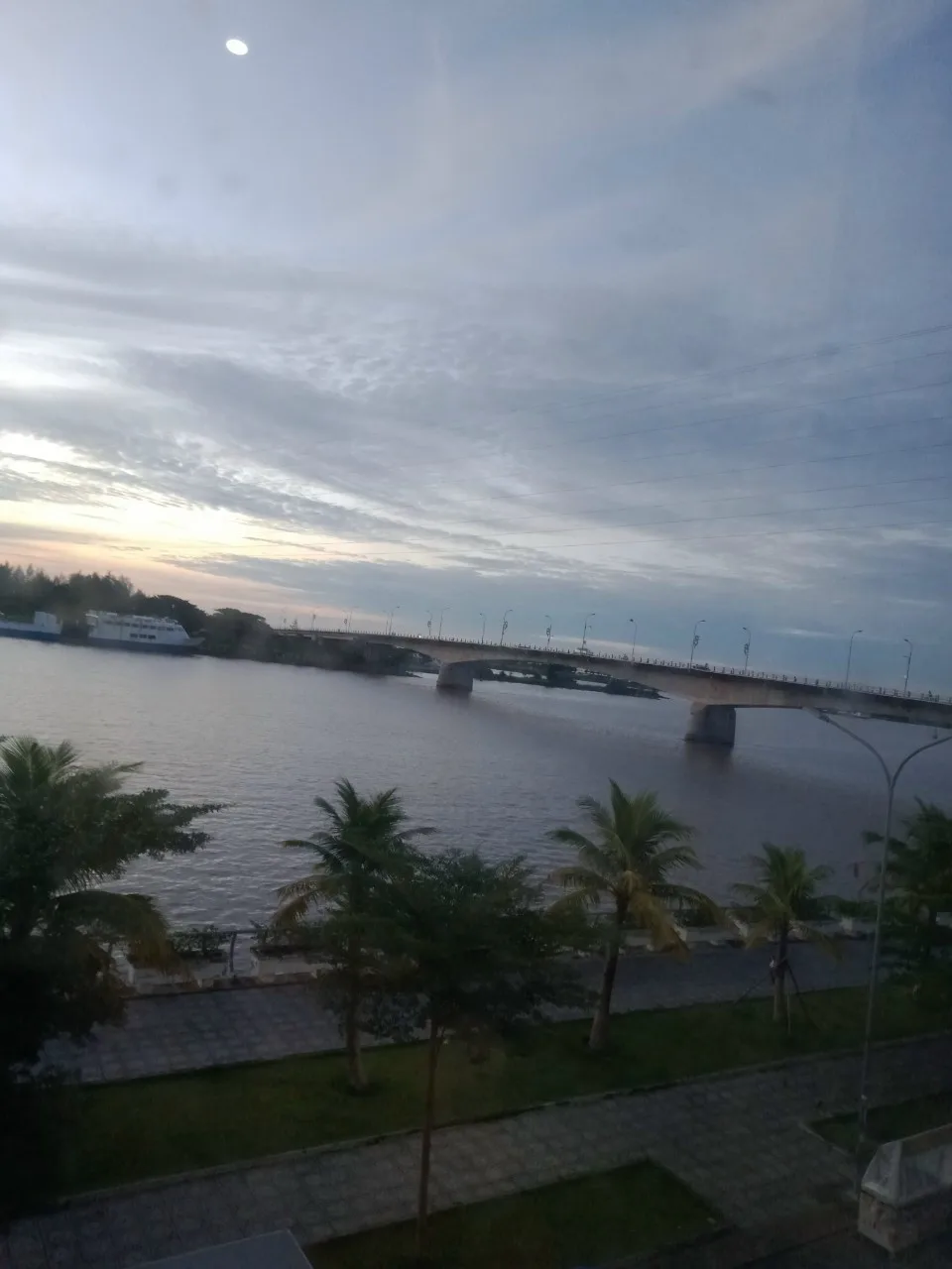 Chùm thơ du xuân – Lưu Giang
