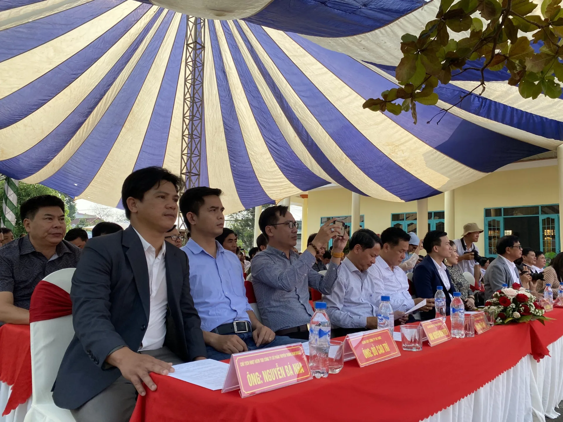 Đam Books tặng tủ sách 03 Đơn vị lực lượng vũ trang nhân dân ở Cư Jút