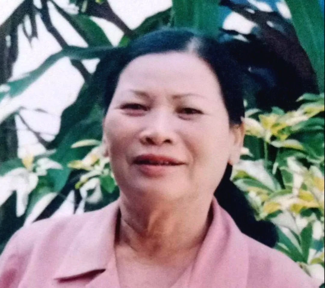 Tĩnh Lặng: Mẹ là nữ hộ sinh (thơ)