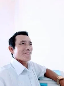 Hoa tháng Ba – Thơ Hoàng Quyên