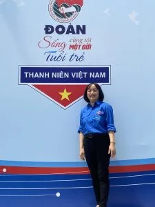 Kể chuyện áo xanh – Ái Quê