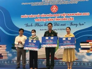 Chùm thơ “Đam Books trong tôi” – Lưu Giang