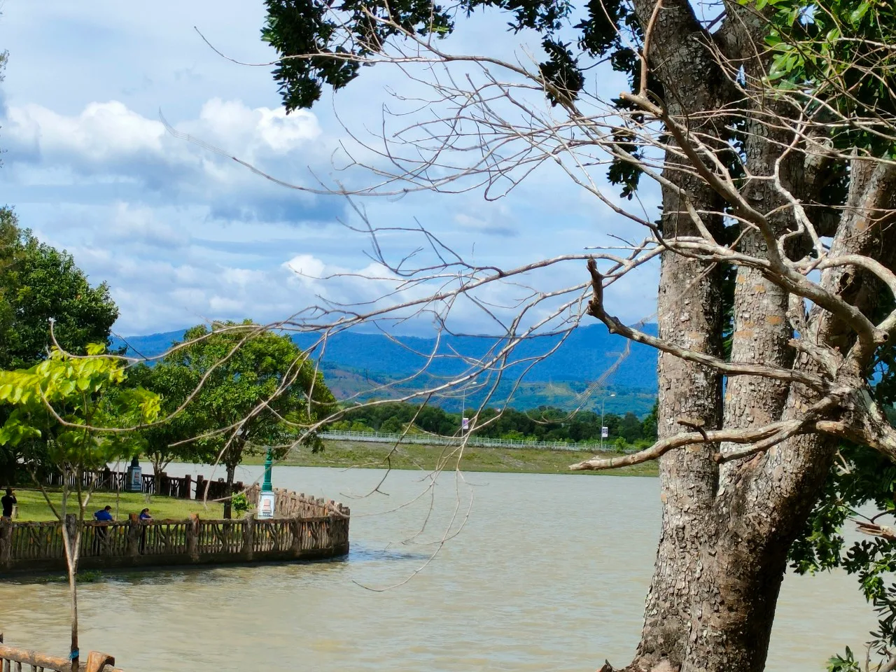 Chùm thơ tình Nguyễn Thanh Vinh (bút danh Tĩnh Lặng)