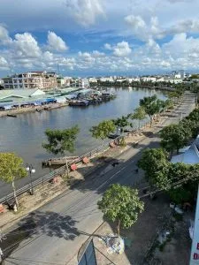 Nguyễn Nhất Thống: Chùm thơ 016