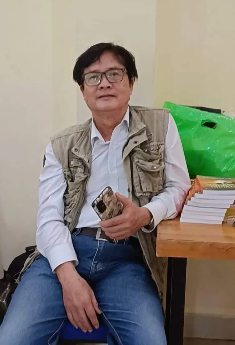 Dòng Lam – Thơ Lê Hùng