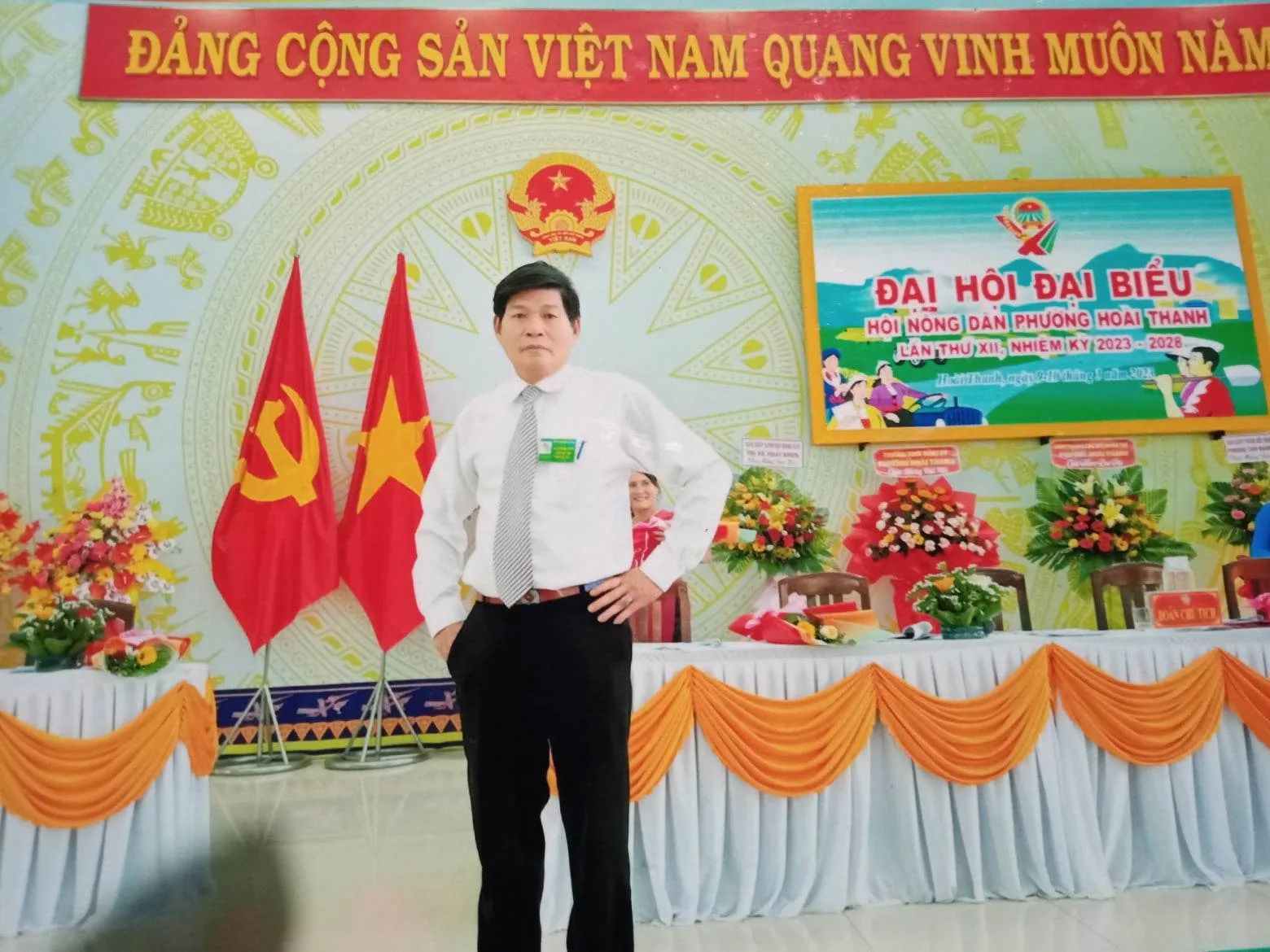 Chùm thơ tình 4 dòng – Nguyễn Văn Học