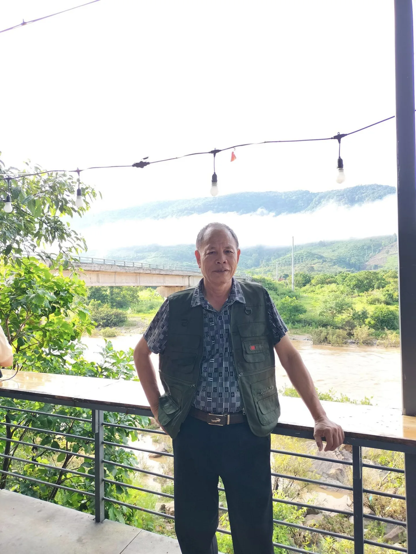 Sao con chưa về – Thơ Phạm Quốc Tý