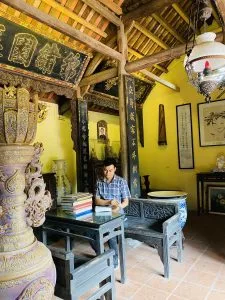 Bé chăm đọc sách – Thơ Duy Dương