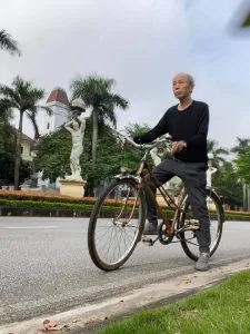 Nắng lượn đường cong – Thơ Phan Huy Hùng