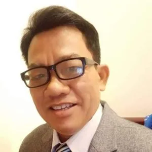 Đằng sau nụ cười – Thơ Nhuận Hà