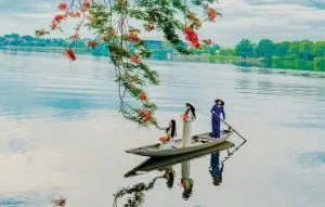 Mùa hoa phượng nở – Thơ Cao Tiến Đỗ