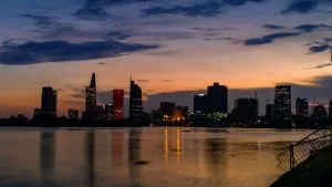 Sài Gòn phút ban chiều – Thơ Tạ Hồng Dũng