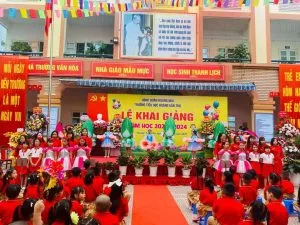 Tâm trạng ngày khai giảng – Thơ Phạm Hạnh
