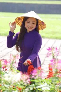 Sắc màu Huế thương – Thơ Ngân Hà