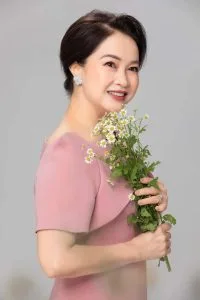 Tự hào Phụ nữ Việt Nam – Thơ Nguyễn Thị Thu Hằng