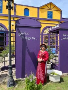 Căn nhà màu tím – Thơ Ánh Hồng