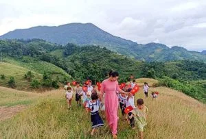 Cô giáo bản – Thơ Phạm Thu
