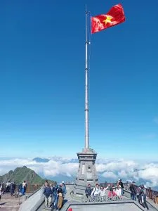 Lên đỉnh Fansipan – Thơ Vũ Ngọc Chiến
