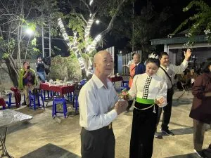 Lên vùng đất hoa ban – Thơ Vũ Ngọc Chiến