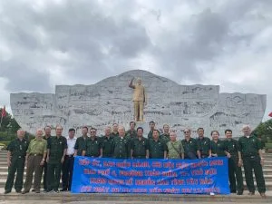 Mộc Châu đi Sơn La, Điện Biên – Thơ Vũ Ngọc Chiến