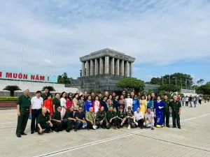 Xuất hành – Thơ Vũ Ngọc Chiến